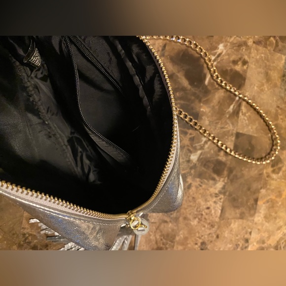 Victoria Secret~Silver Snake Print Crossbody with Gold Chain, Silver Tassel NWOT - Picture 7 of 15